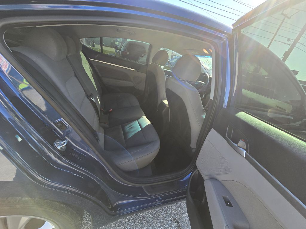 2020 Hyundai Elantra Image 23
