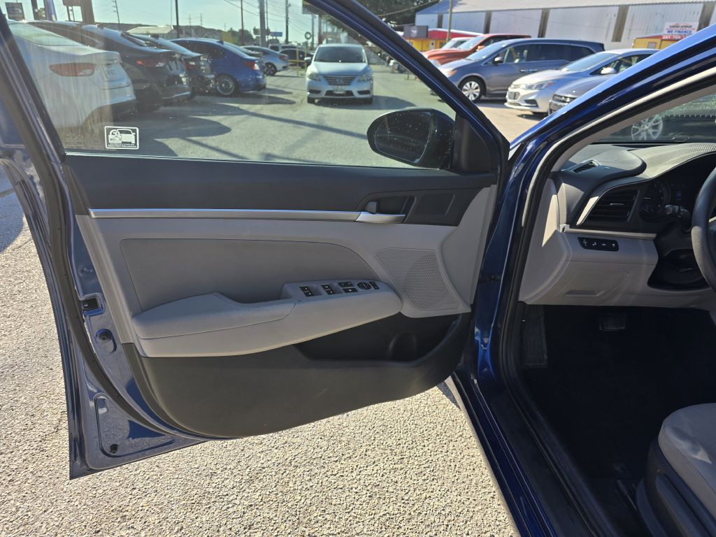 2020 Hyundai Elantra Image 24