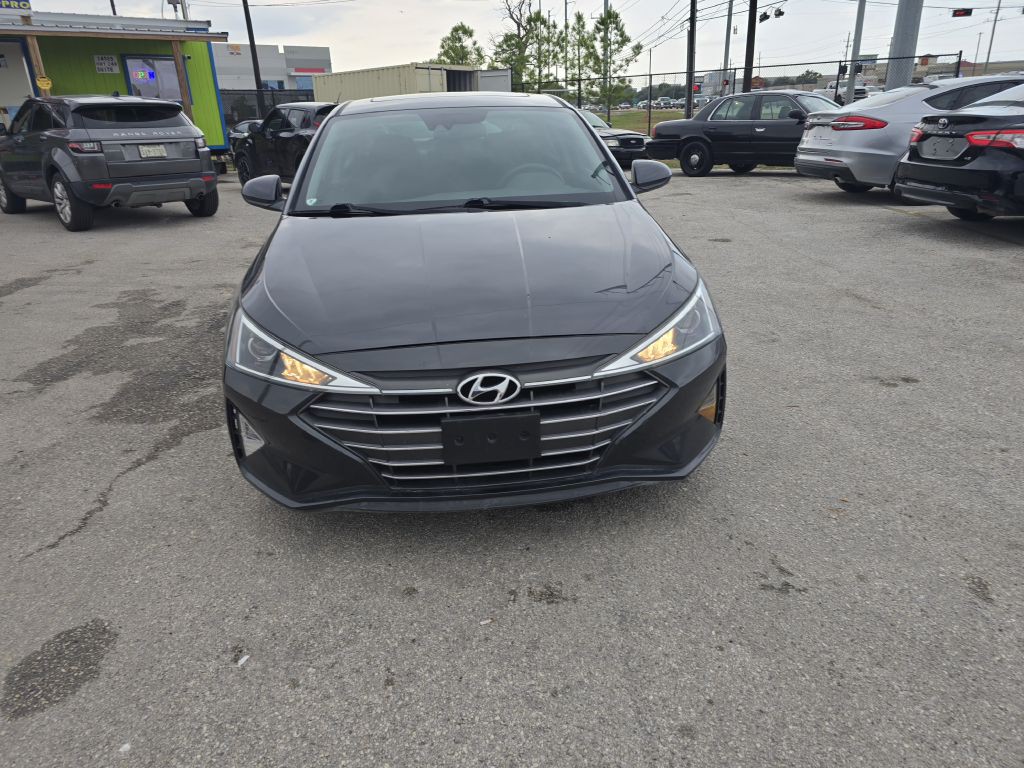 2020 Hyundai Elantra Image 2