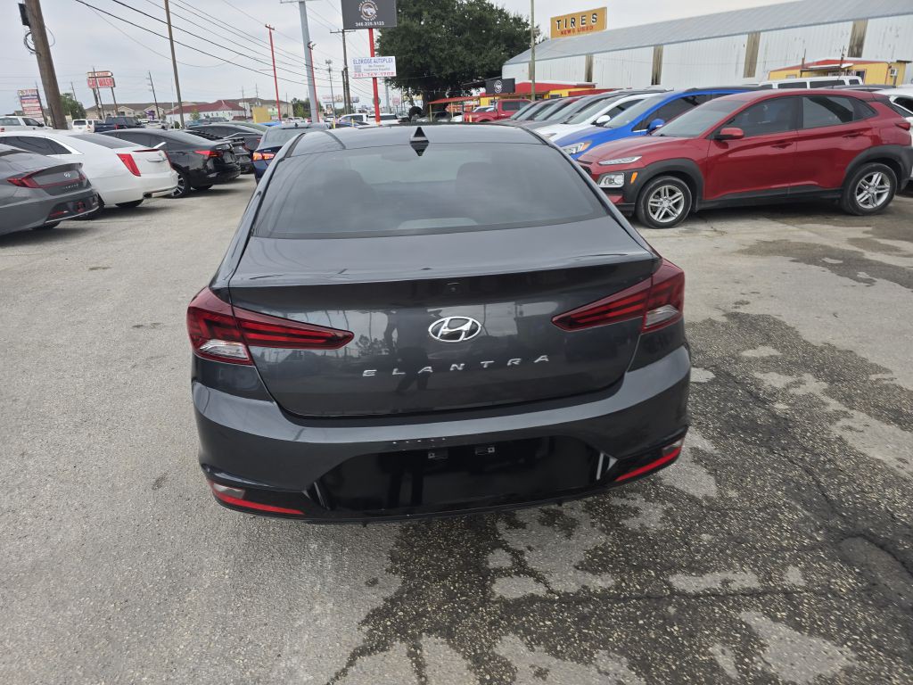 2020 Hyundai Elantra Image 8