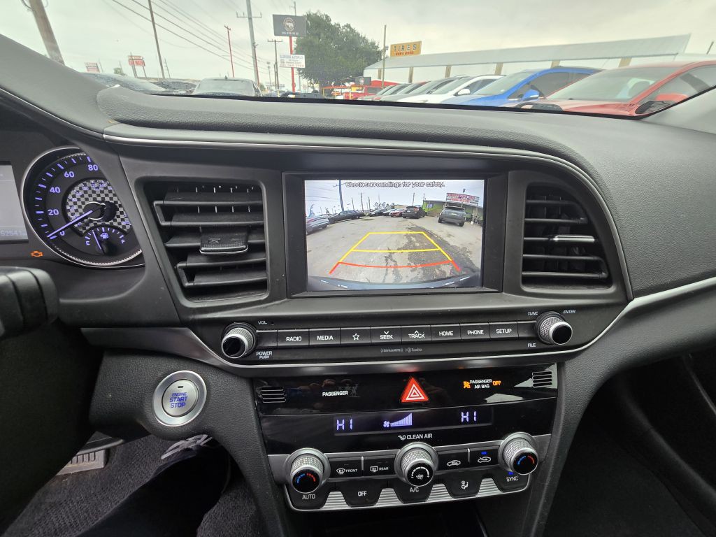 2020 Hyundai Elantra Image 15