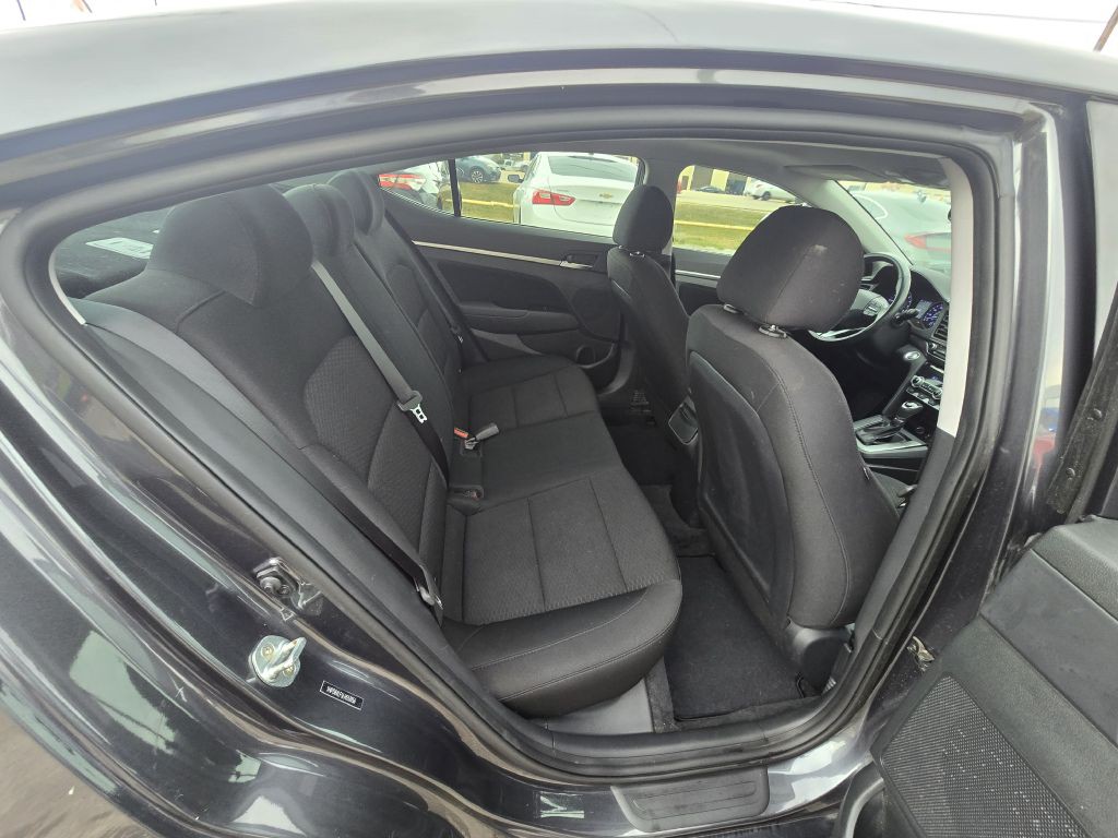 2020 Hyundai Elantra Image 19