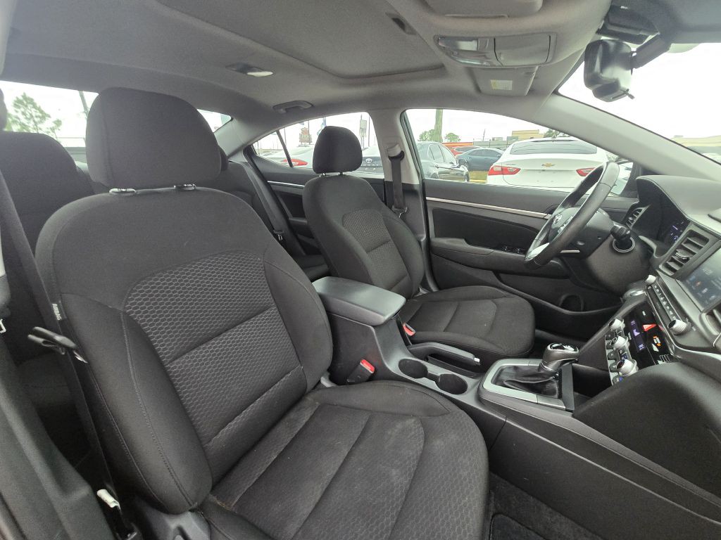 2020 Hyundai Elantra Image 22