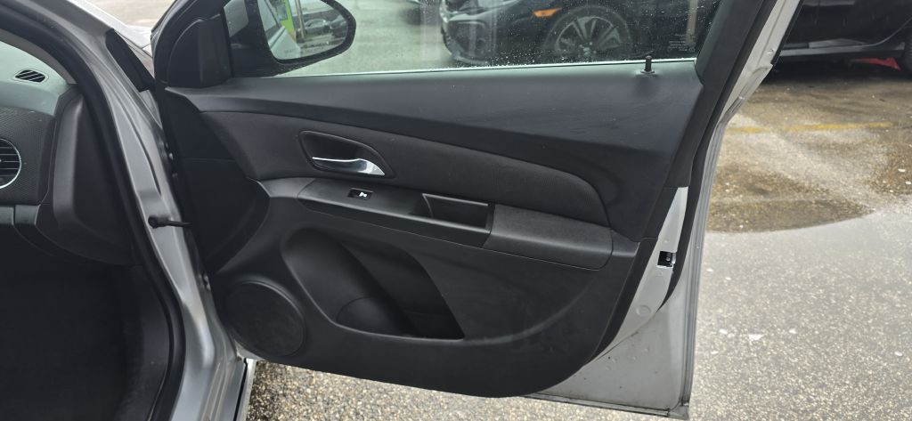 2014 Chevrolet Cruze Image 24