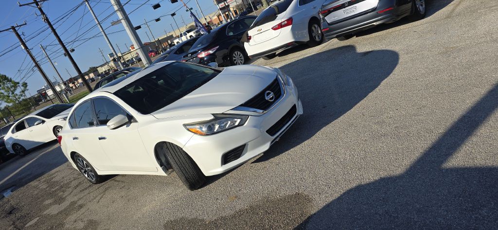 2017 Nissan Altima Image 3