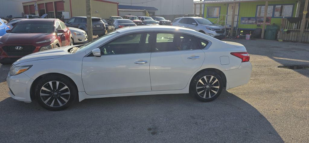2017 Nissan Altima Image 6