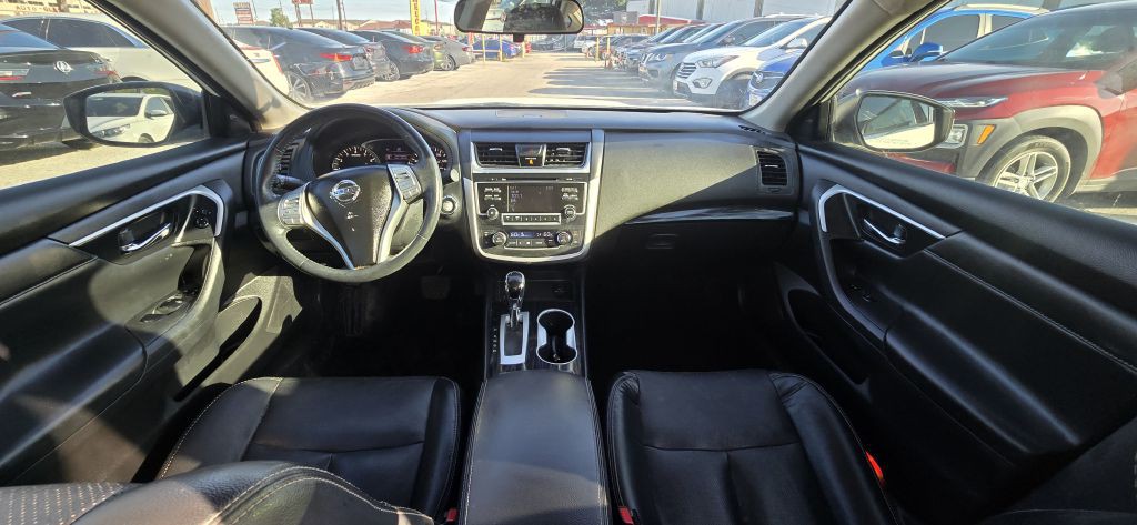 2017 Nissan Altima Image 12