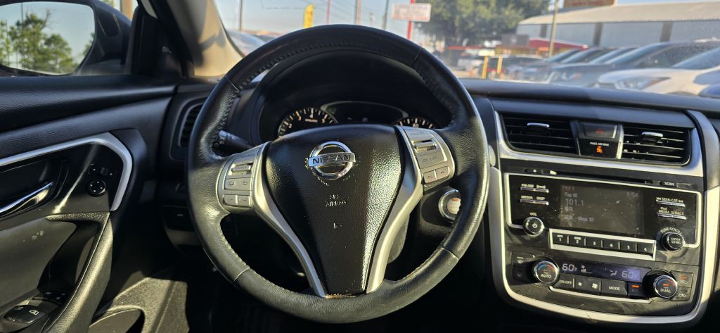 2017 Nissan Altima Image 15