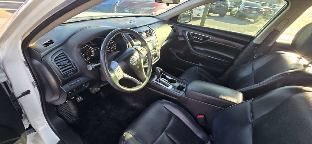 2017 Nissan Altima Image 21