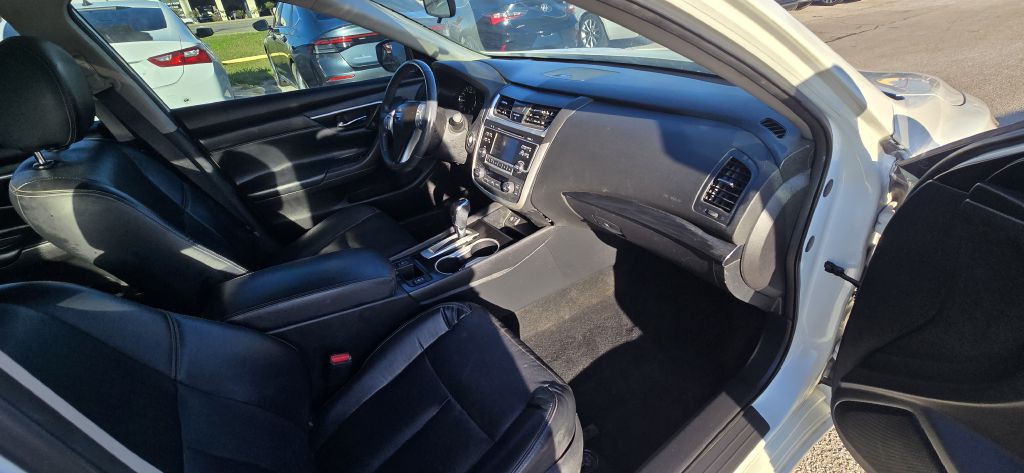 2017 Nissan Altima Image 22