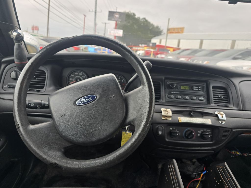 2009 Ford Crown Victoria Image 13