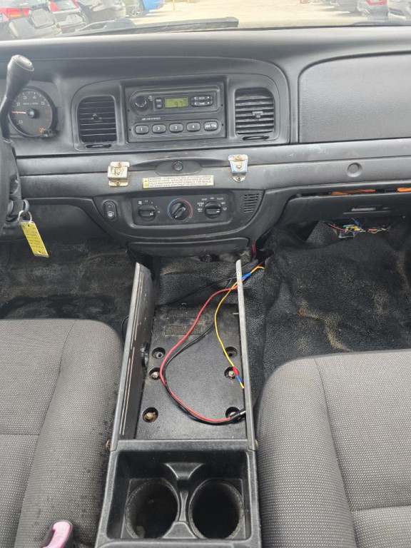 2009 Ford Crown Victoria Image 14
