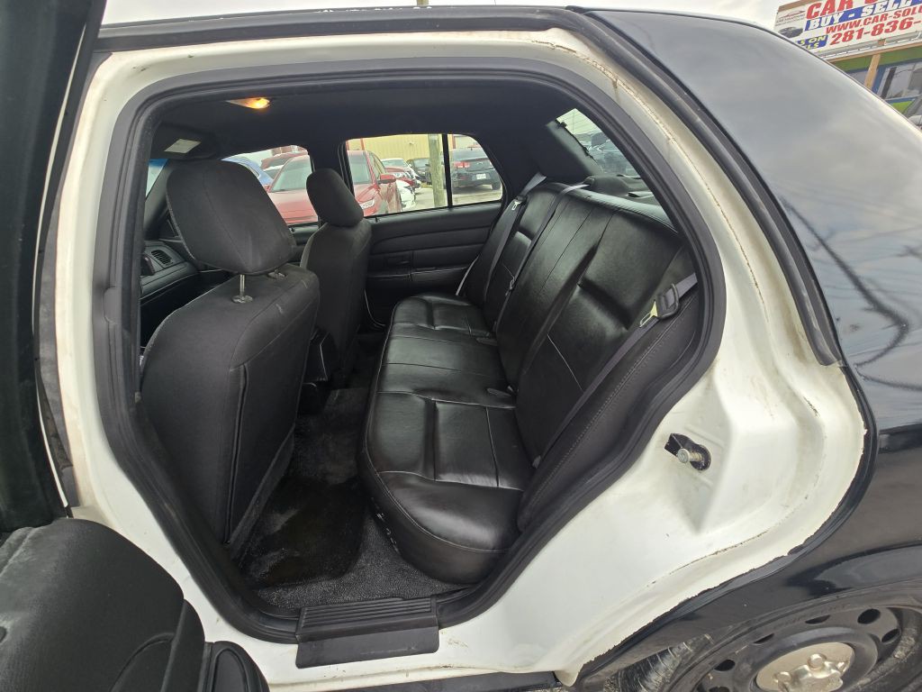 2009 Ford Crown Victoria Image 17