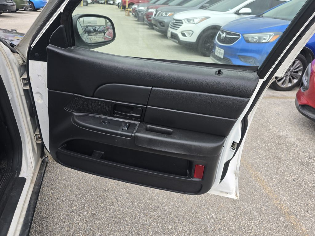 2009 Ford Crown Victoria Image 24