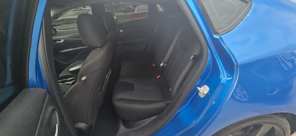 2015 Dodge Dart Image 18