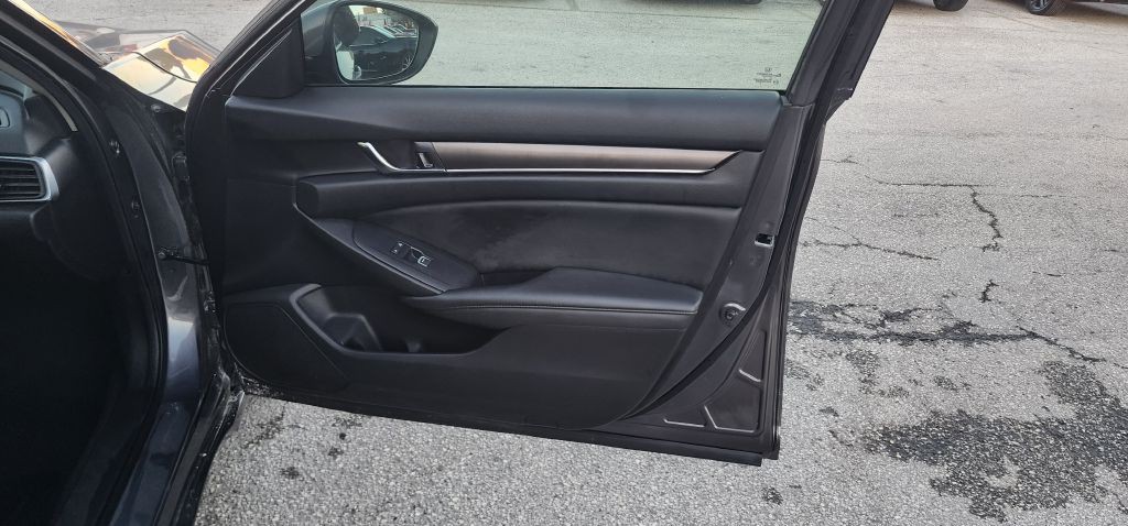 2019 Honda Accord Image 16