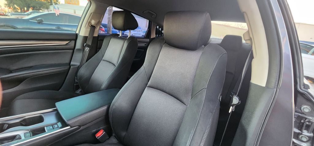 2019 Honda Accord Image 23
