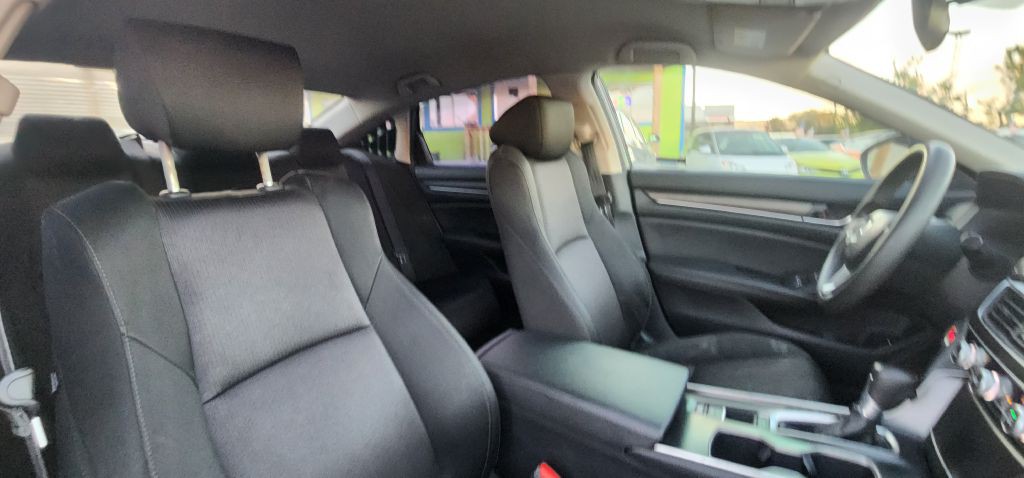 2019 Honda Accord Image 24