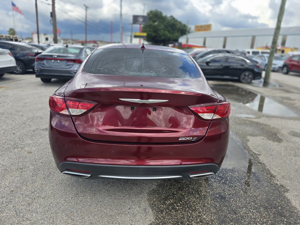 2016 Chrysler 200 Image 8