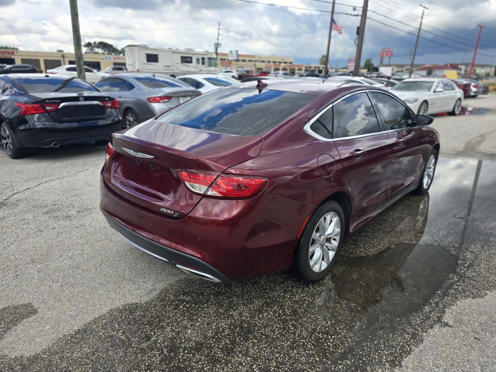 2016 Chrysler 200 Image 9