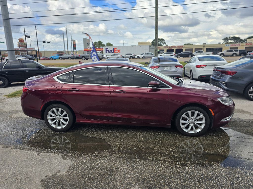 2016 Chrysler 200 Image 10