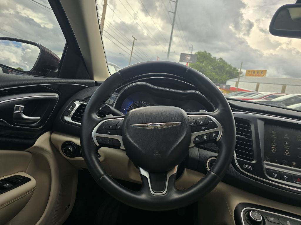 2016 Chrysler 200 Image 15