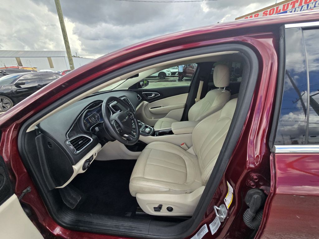 2016 Chrysler 200 Image 16