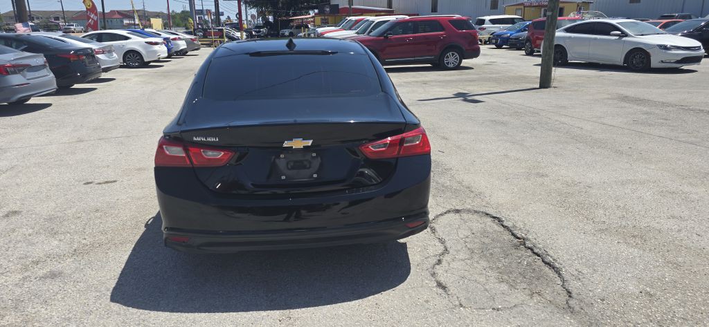 2018 Chevrolet Malibu Image 8