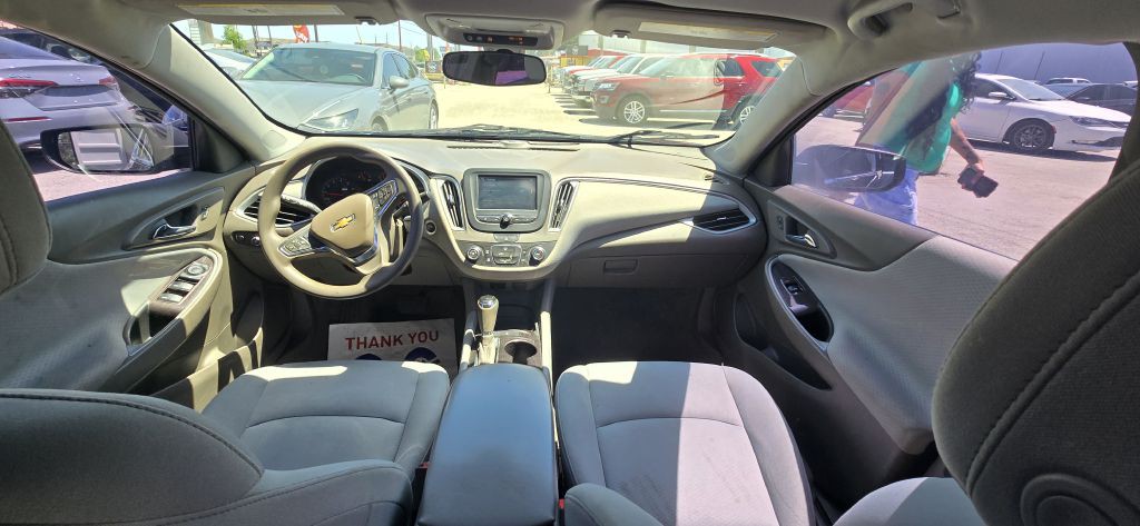 2018 Chevrolet Malibu Image 12