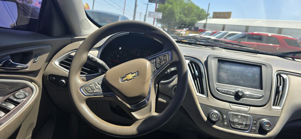 2018 Chevrolet Malibu Image 14