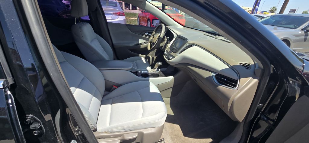 2018 Chevrolet Malibu Image 17