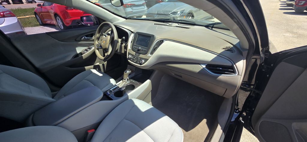 2018 Chevrolet Malibu Image 22