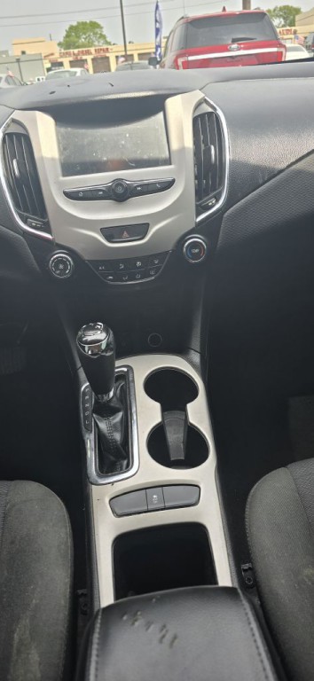 2018 Chevrolet Cruze Image 13