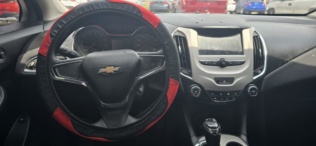 2018 Chevrolet Cruze Image 14