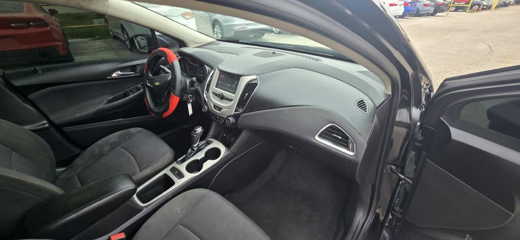 2018 Chevrolet Cruze Image 22
