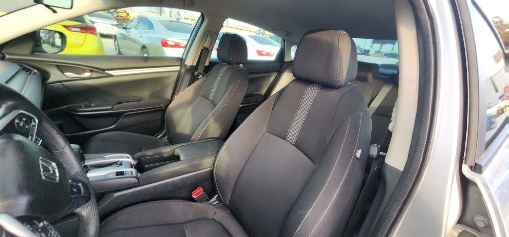 2019 Honda Civic Image 17