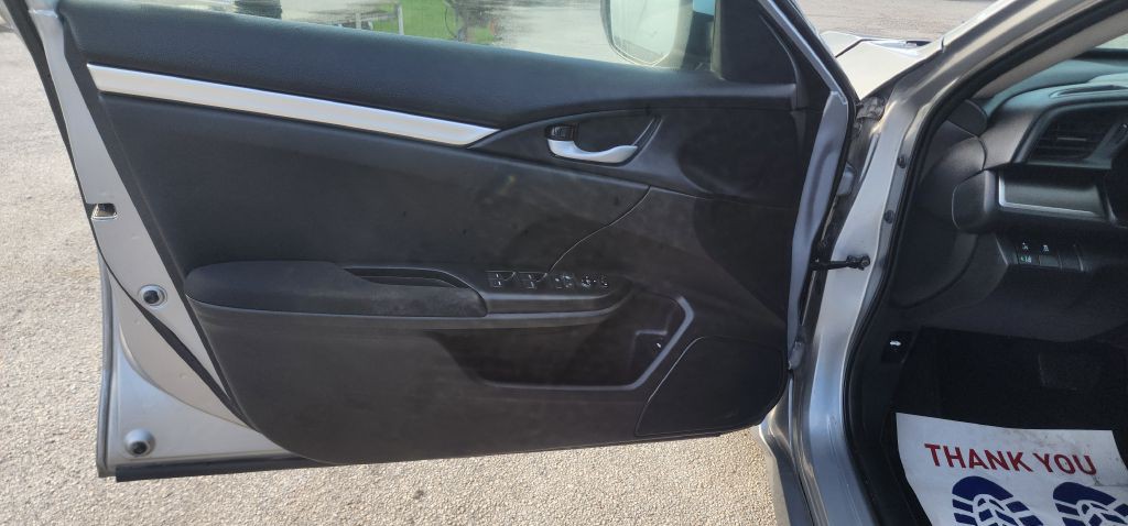 2019 Honda Civic Image 24