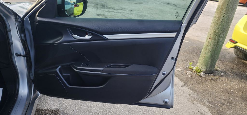 2019 Honda Civic Image 25