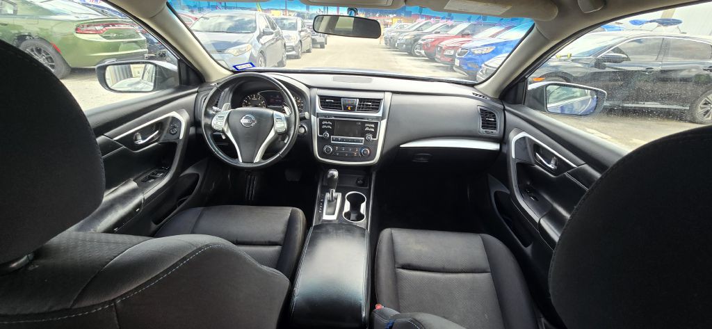 2017 Nissan Altima Image 12