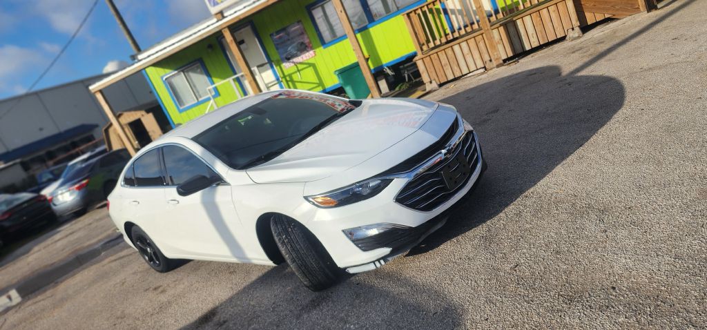 2020 Chevrolet Malibu Image 3