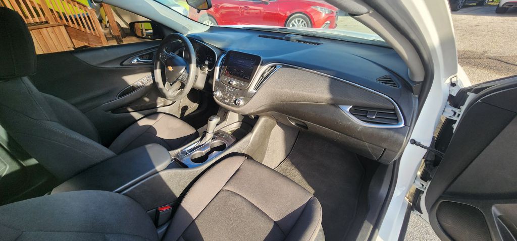 2020 Chevrolet Malibu Image 22