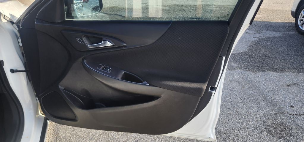 2020 Chevrolet Malibu Image 25