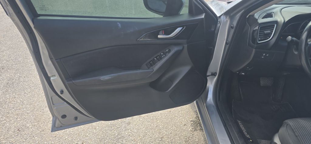 2014 Mazda Mazda3 Image 24