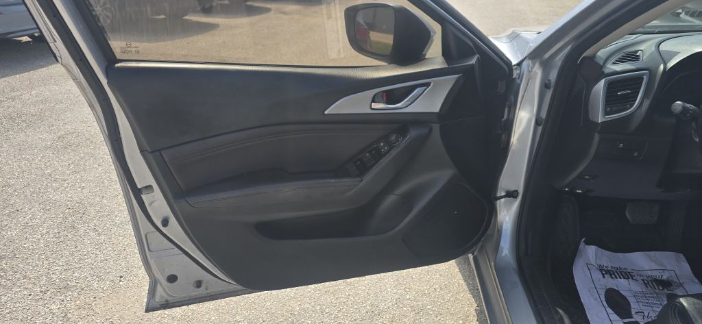 2017 Mazda Mazda3 Image 24