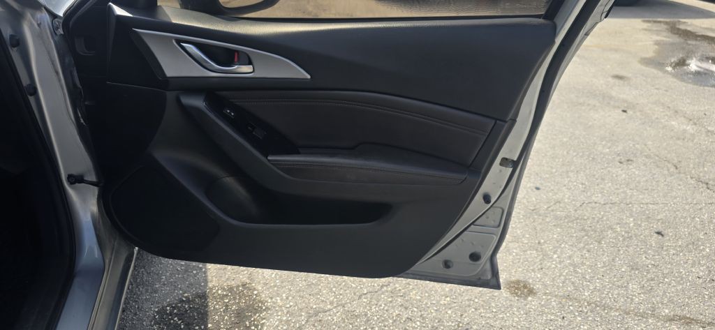 2017 Mazda Mazda3 Image 25
