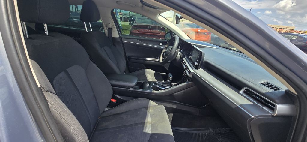 2021 Kia K5 Image 17