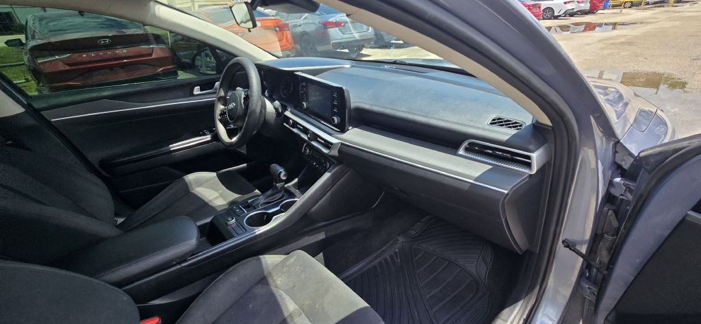2021 Kia K5 Image 22