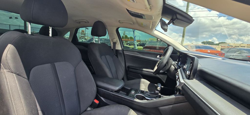 2021 Kia K5 Image 23