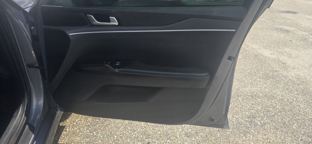 2021 Kia K5 Image 25