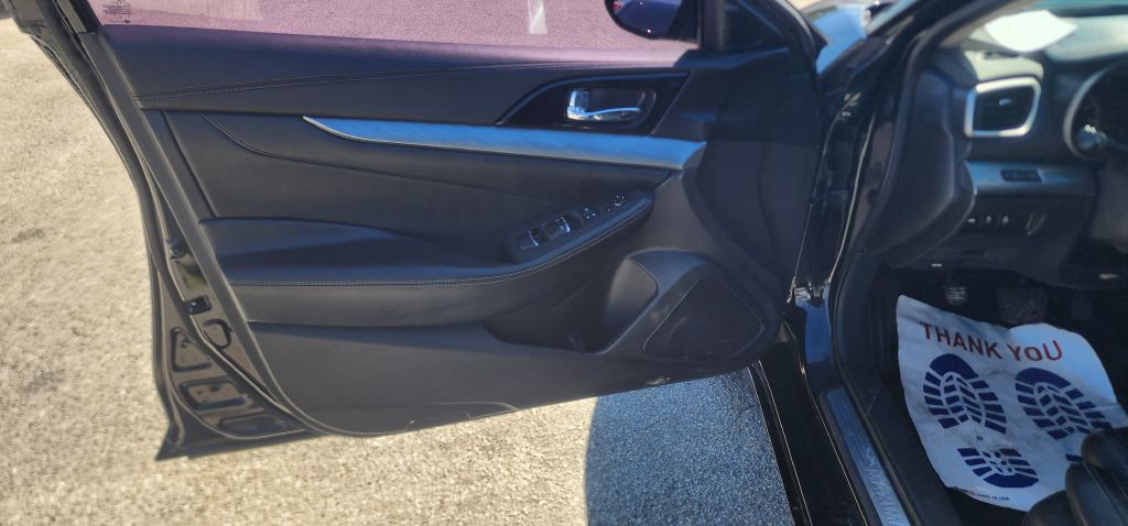 2016 Nissan Maxima Image 25